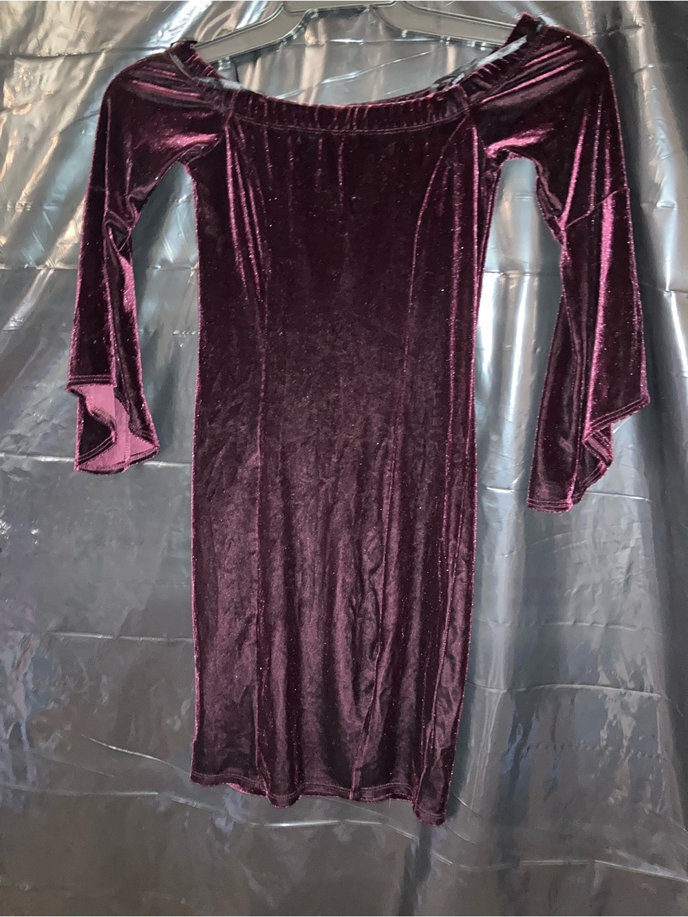 Papaya Off-Shoulder Velvet Midi Dress in Plum